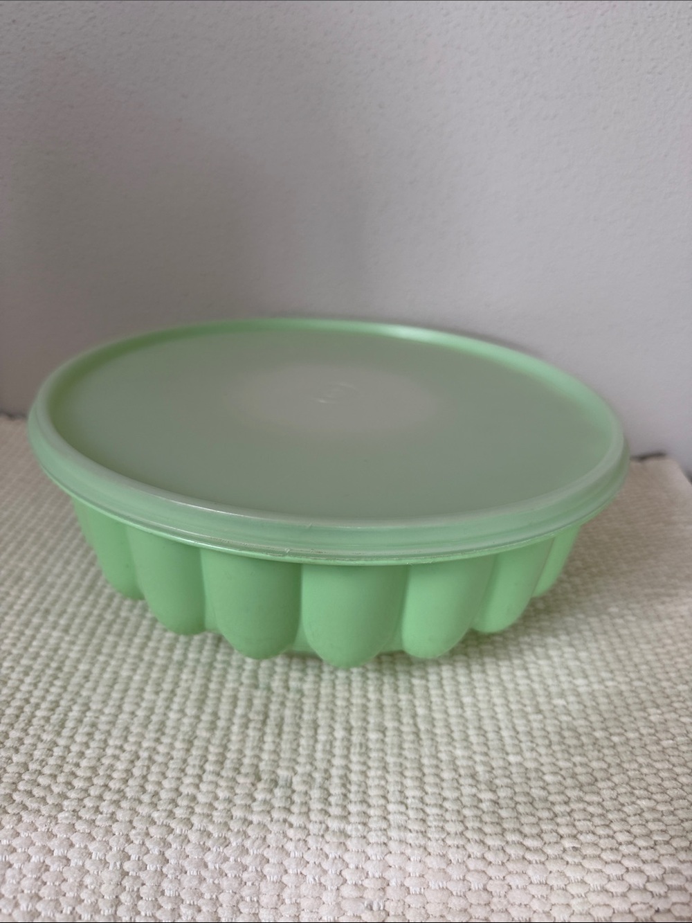 Tupperware Vintage 3-piece mint green Jello Mold Ice Ring set